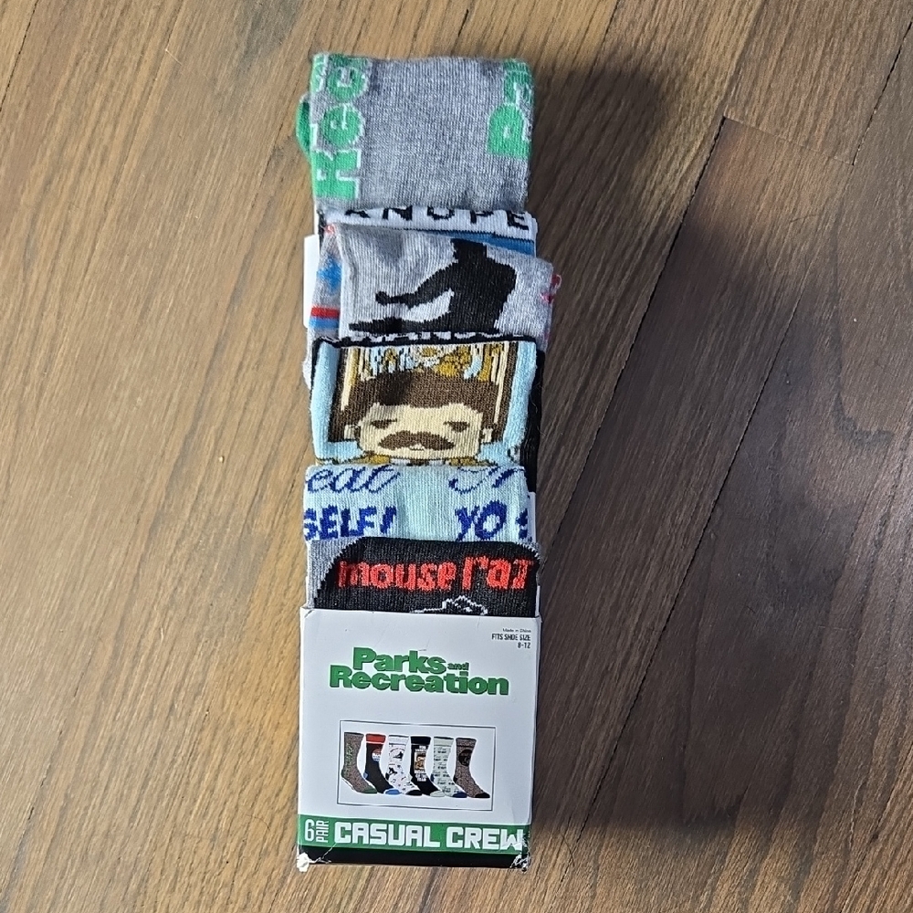 Bioworld Parks And Recreation Casual Socks Collection 6 Pairs